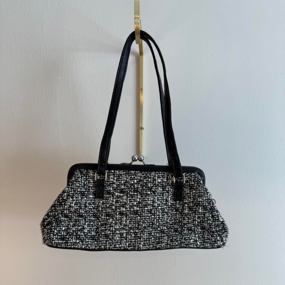 Womens Black White Tweed Shoulder Bag Silver Hardware Kiss Lock Woven Handbag